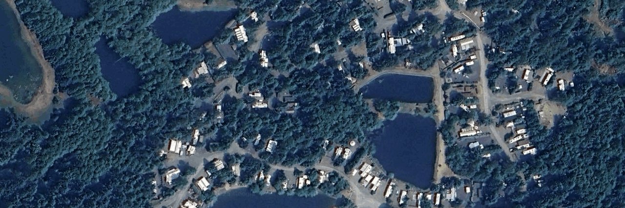 Spider Lake Springs Resort building photo