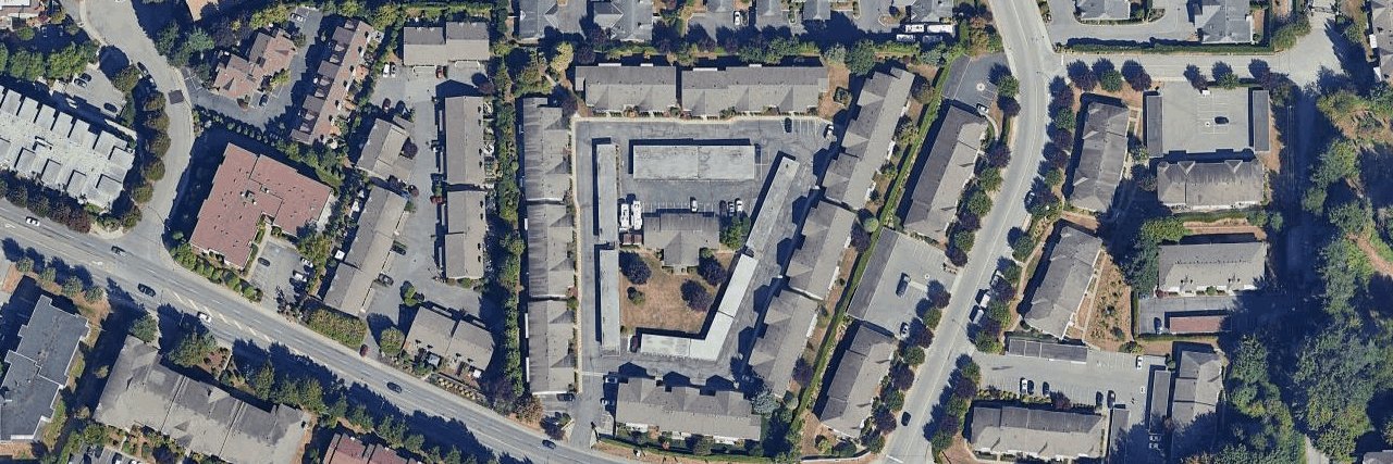 Oakhurst building photo