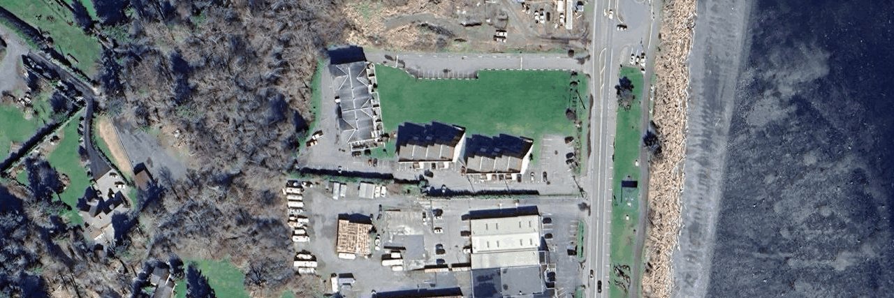 ROYAL TYEE GARDEN building photo