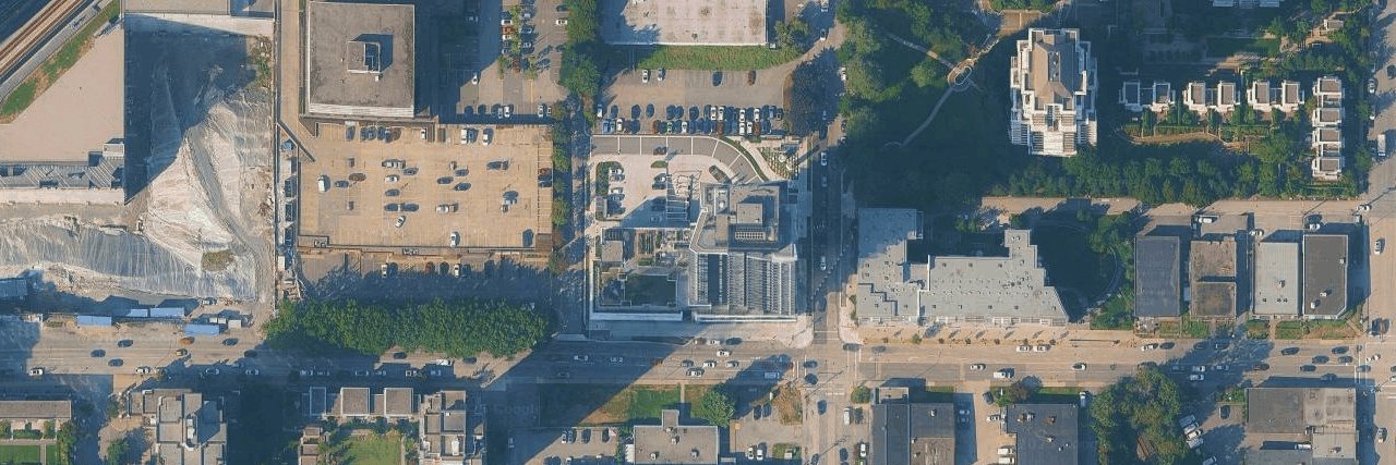Akimbo building photo