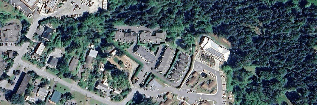 Cottonwood Close building photo