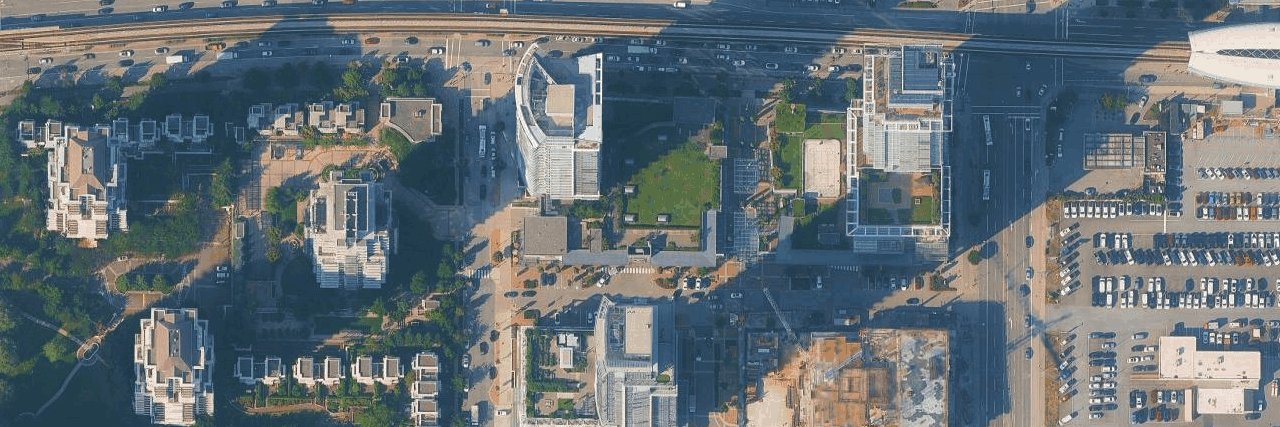 Solo building photo