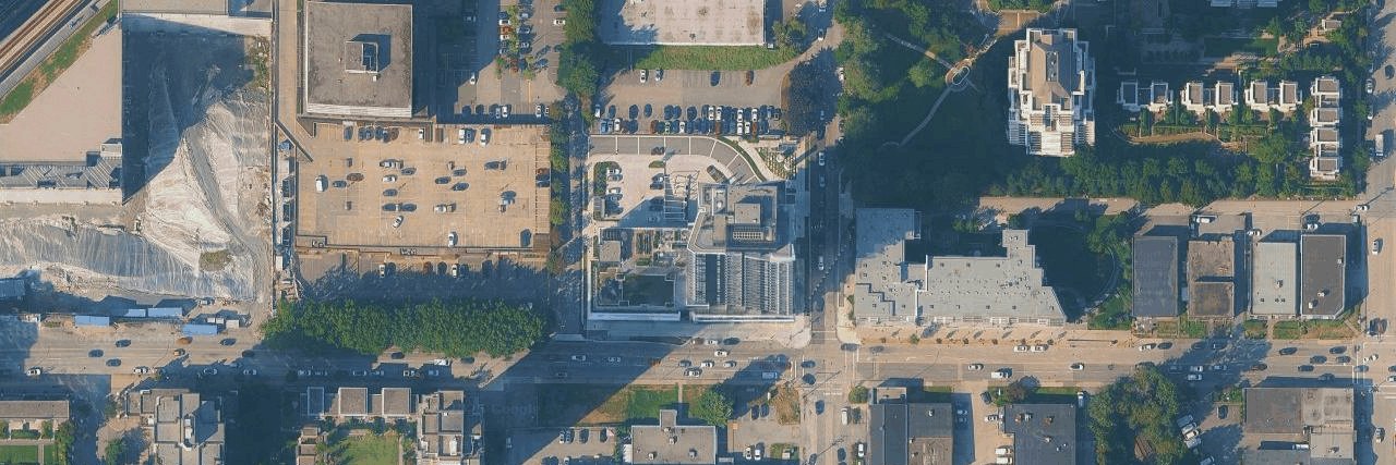 Akimbo building photo