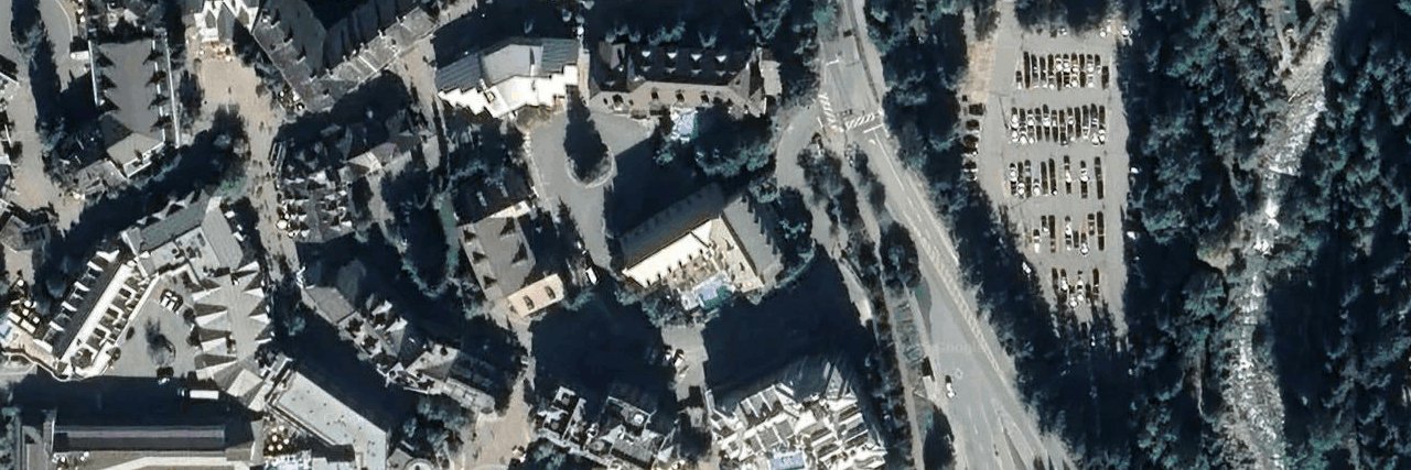 Mountainside Lodge building photo