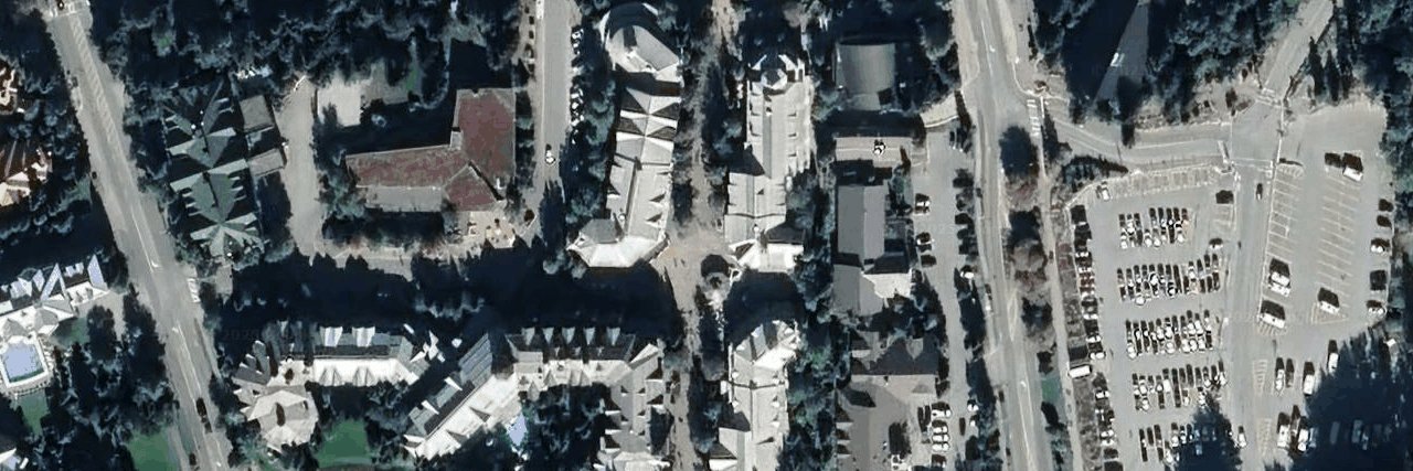 Town Plaza Bear Lodge building photo