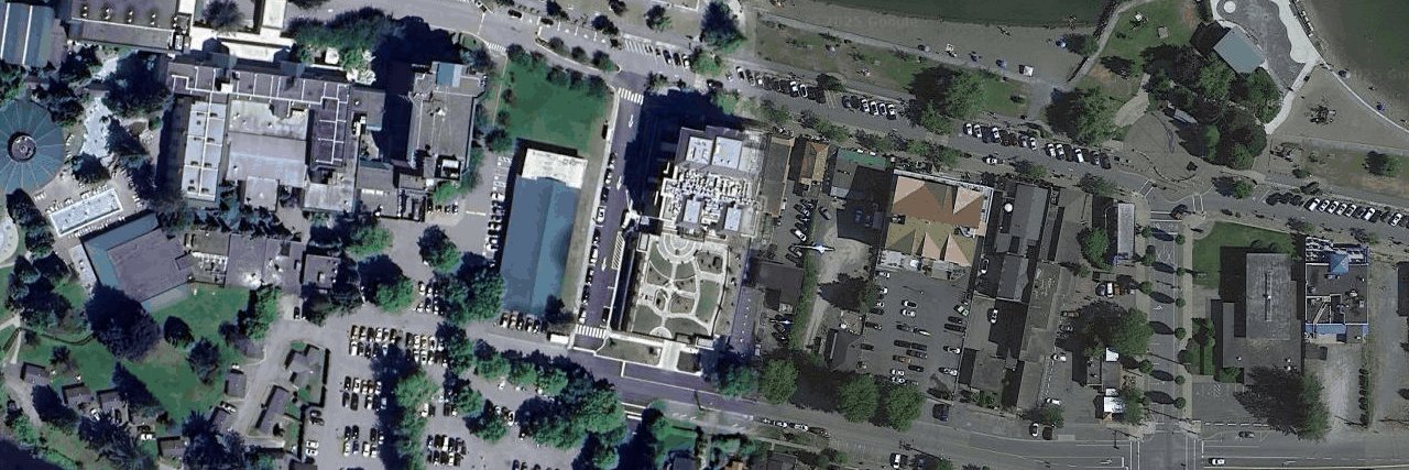 Aqua Shores Harrison building photo