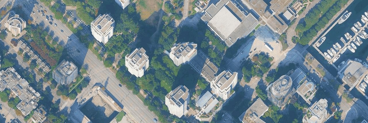 Bayshore Gardens building photo