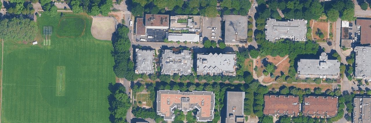 Solo building photo