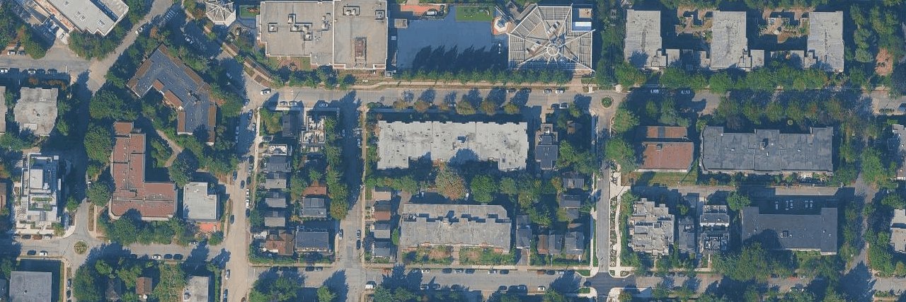 Landmark Manor building photo