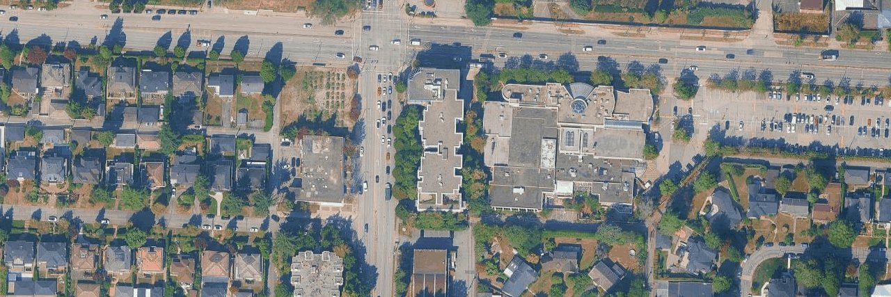 The Crowne On Oak building photo