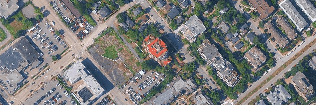 Queens' Cove building photo