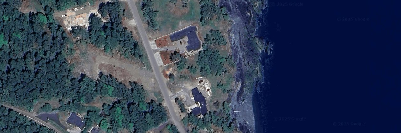 Oak Point Estates building photo