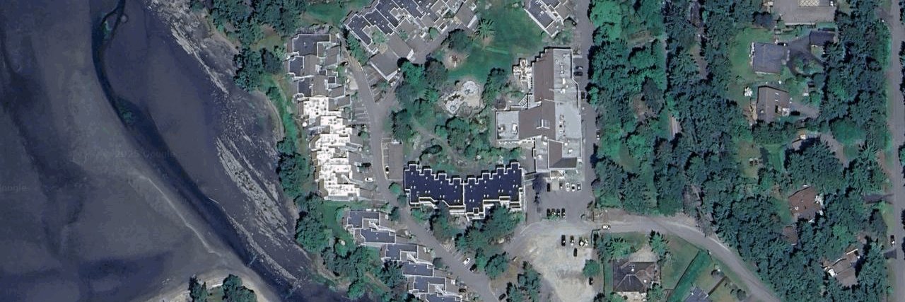 PACIFIC SHORES NATURE RESORT building photo