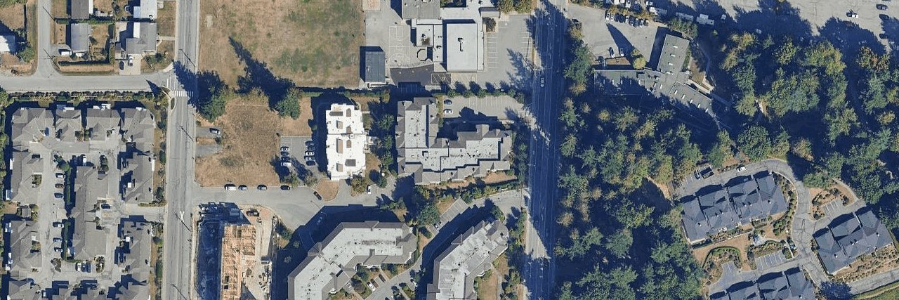 Lakewood Gardens building photo